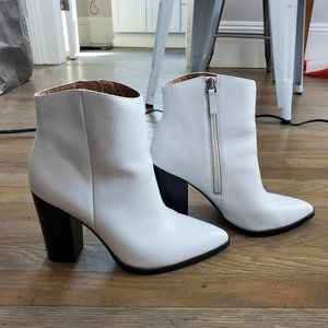 Halogen white Bergen boots